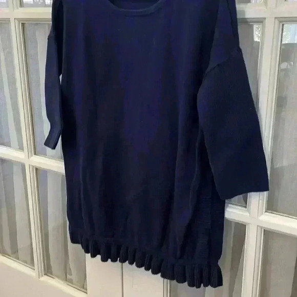 Lilly Pulitzer Tierneigh Sweater in True Navy, Ruffles Hem, Size L (8-10) - Picture 3 of 7